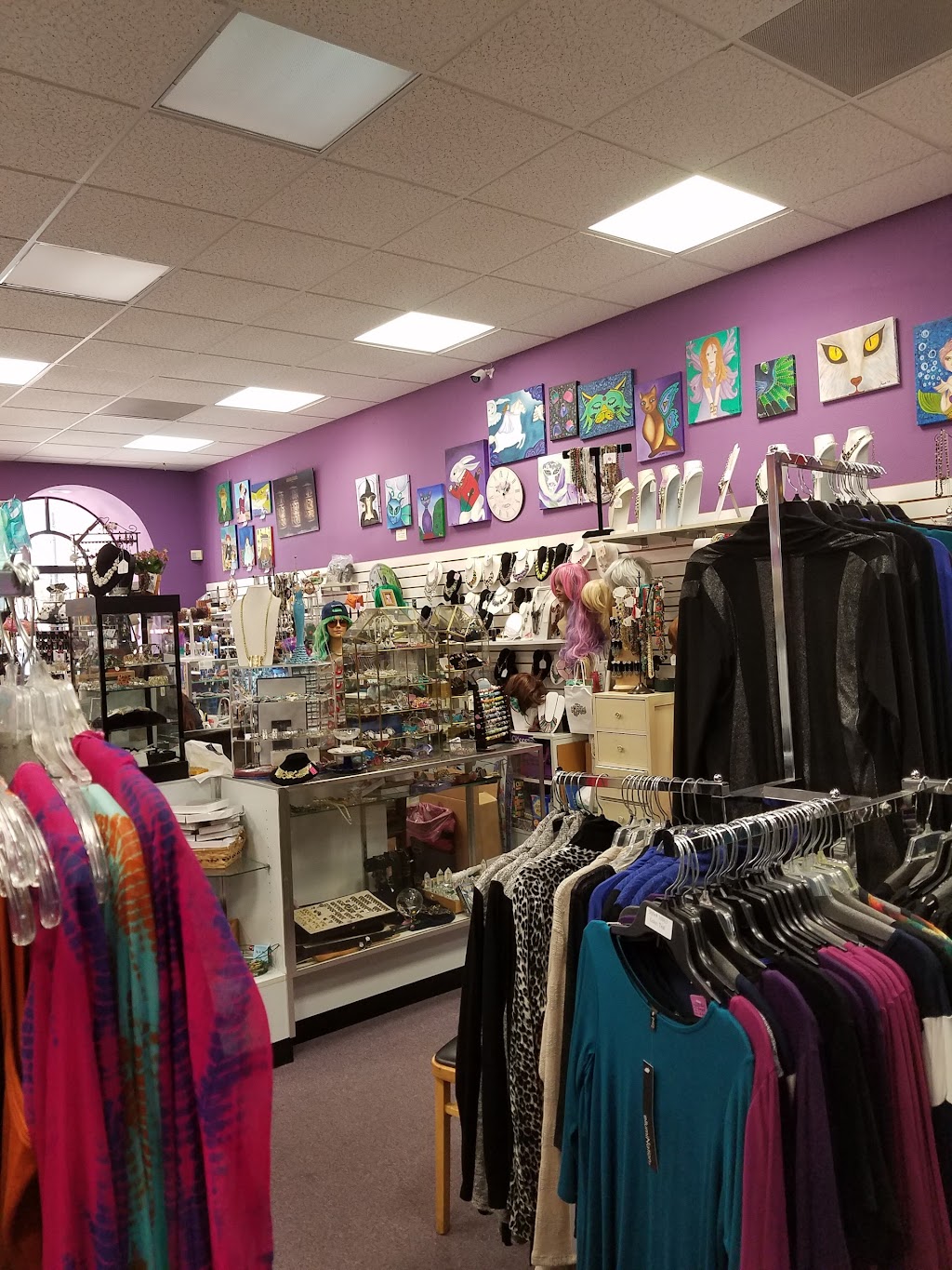 White Rabbit Boutique | 529 Main St, Martinez, CA 94553, USA | Phone: (925) 229-1900