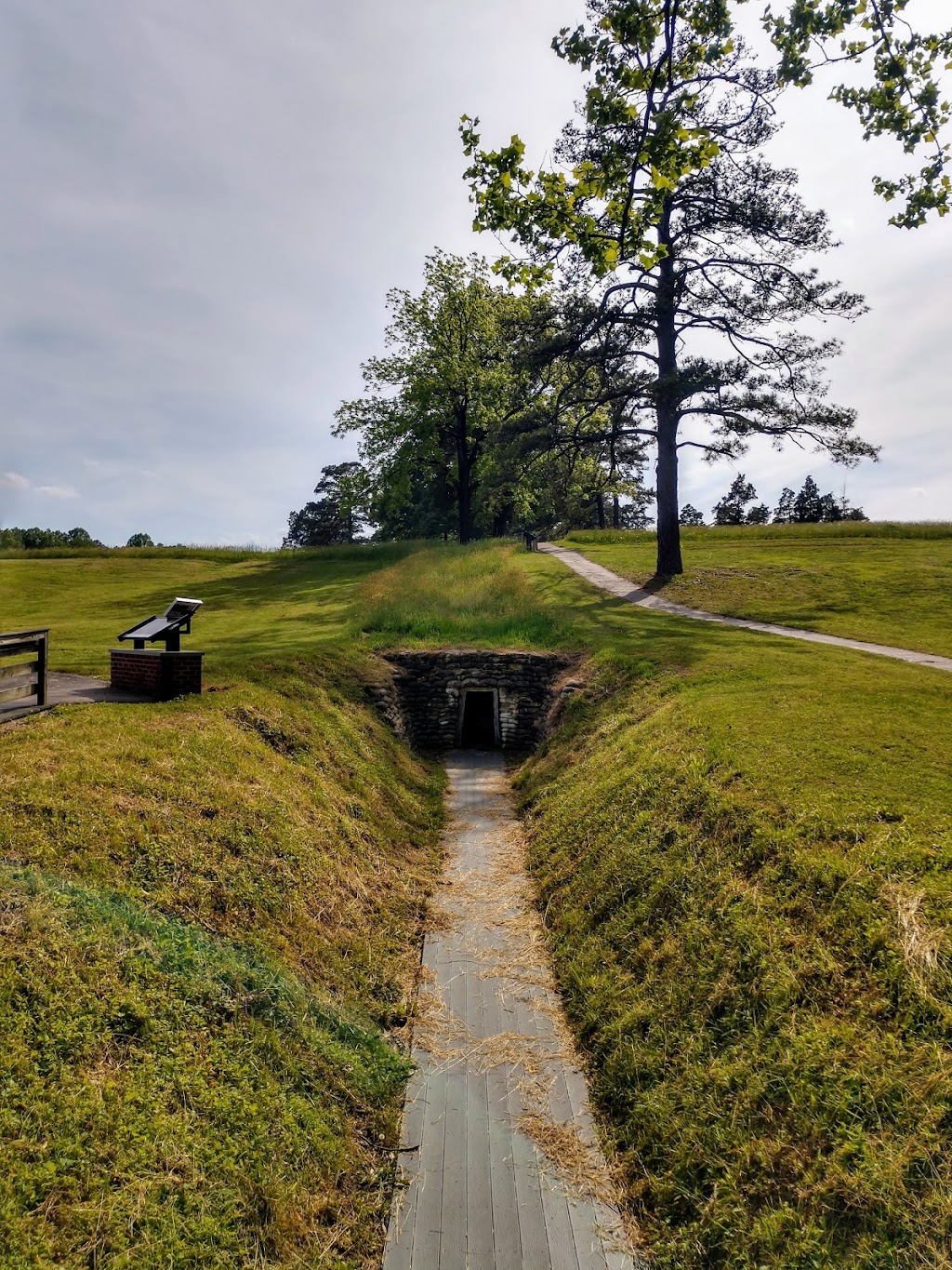 Petersburg National Battlefield Park Trailhead | 5001 Siege Rd, Petersburg, VA 23804, USA | Phone: (804) 732-3531 ext. 0