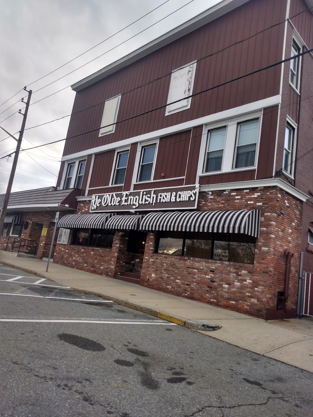 Ye Olde English Fish & Chips | 25 S Main St, Woonsocket, RI 02895, USA | Phone: (401) 762-3637