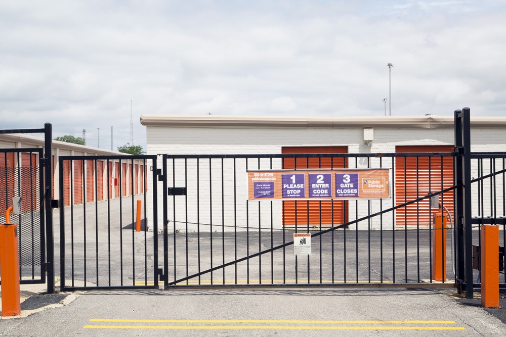 Public Storage | 297 W Lake St, Elmhurst, IL 60126, USA | Phone: (331) 642-7527