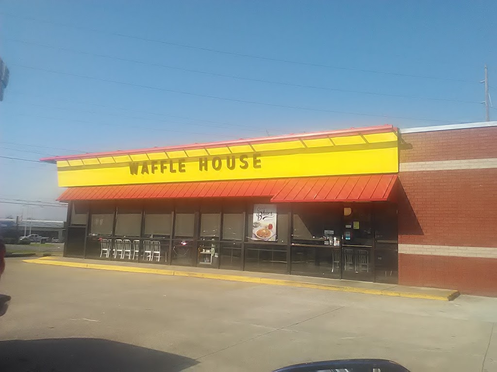 Waffle House | 1090 W Main St, Hendersonville, TN 37075, USA | Phone: (615) 264-8479