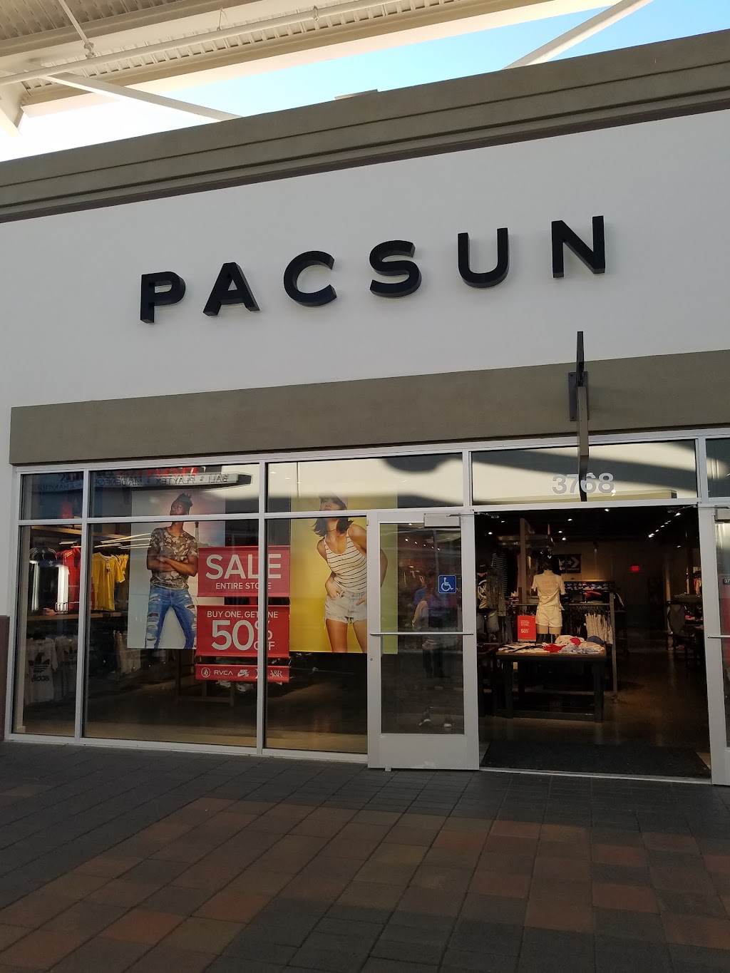 PacSun | 3768 Livermore Outlets Dr, Livermore, CA 94551, USA | Phone: (925) 606-1769