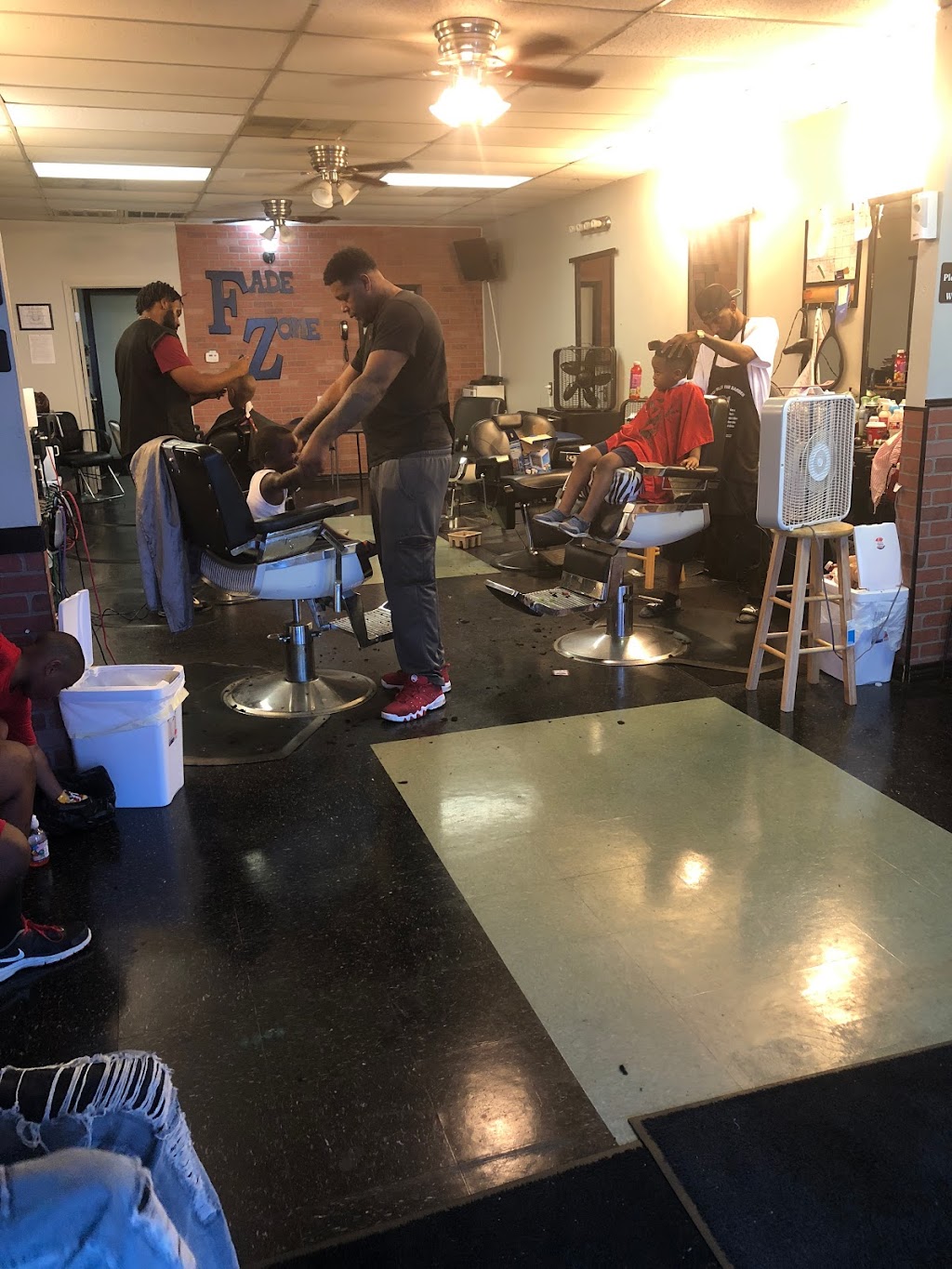 Fade Zone Barber & Salon | 3704 Cheyenne St, Irving, TX 75038, USA | Phone: (469) 565-8554