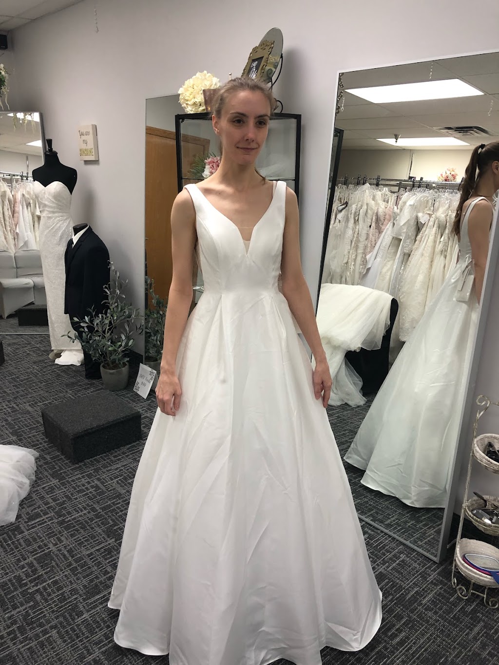 Budget Bridal Outlet | 504 3rd St SE, Osseo, MN 55369, USA | Phone: (763) 220-2319