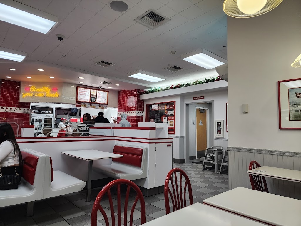 In-N-Out Burger | 1303 William D Tate Ave, Grapevine, TX 76051, USA | Phone: (800) 786-1000