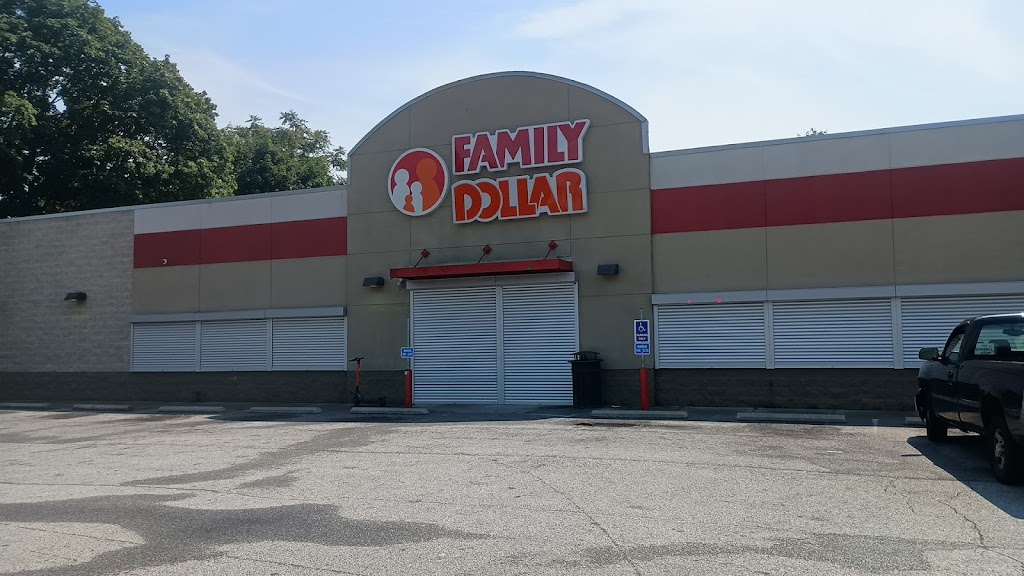 Family Dollar | 580 Vernon Odom Blvd, Akron, OH 44307, USA | Phone: (234) 888-6065