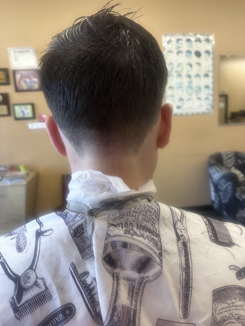 Saras barber shop | 22415 Barton Rd, Grand Terrace, CA 92313, USA | Phone: (951) 214-8204