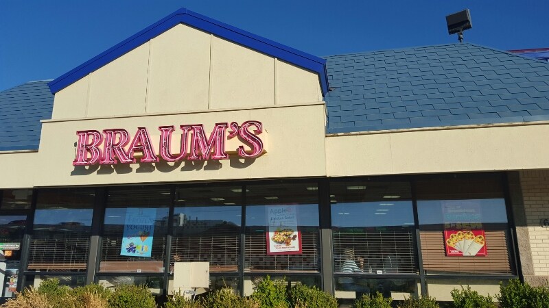 Braums Ice Cream & Dairy Store | 6450 North Fwy, Fort Worth, TX 76137, USA | Phone: (817) 847-8114
