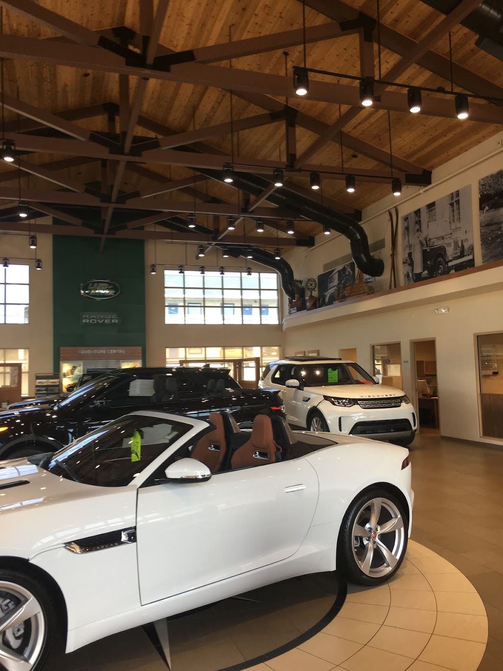 Land Rover Novi | 25245 Meadowbrook Rd, Novi, MI 48375, USA | Phone: (877) 611-2961