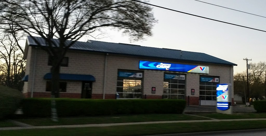 Valvoline Express Care | 411 Ferris Ave, Waxahachie, TX 75165, USA | Phone: (972) 923-3636