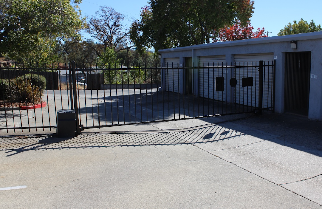 Locksley Mini-Storage LLC | 12095 Locksley Ln, Auburn, CA 95602, USA | Phone: (530) 847-1400