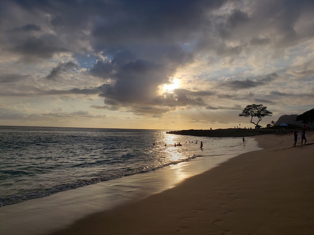 Kalanianaʻole Beach Park | 89-269 Farrington Hwy, Waianae, HI 96792, USA | Phone: (808) 668-1137