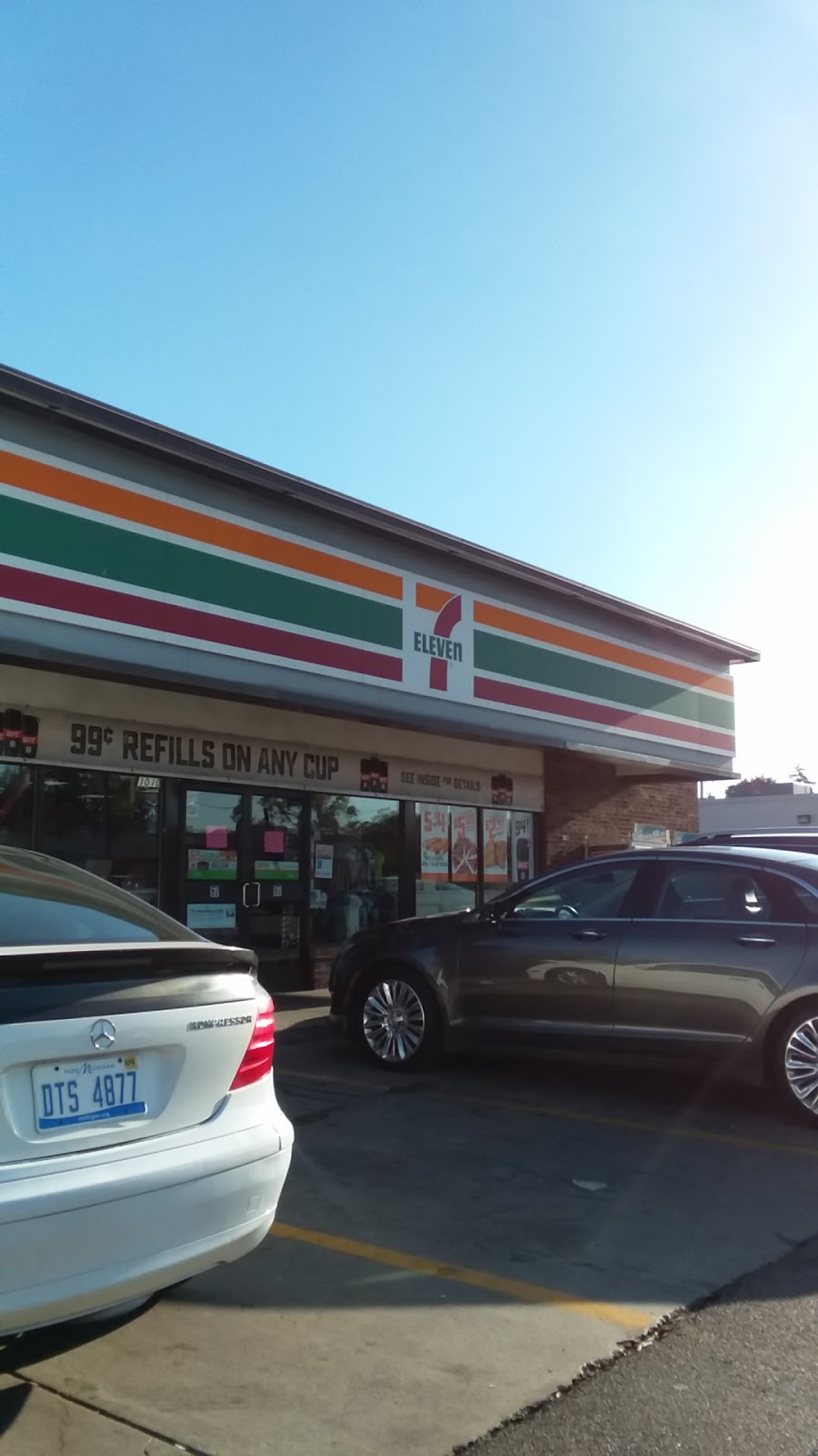 7-Eleven | 27375 W Eleven Mile Rd, Southfield, MI 48033, USA | Phone: (248) 368-1970