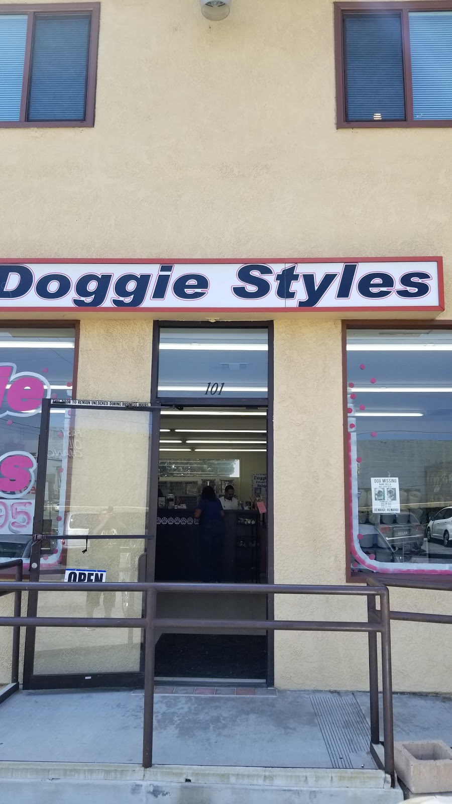 Doggie Styles | 1025 E Arrow Hwy # 101, Glendora, CA 91740, USA | Phone: (626) 332-3515