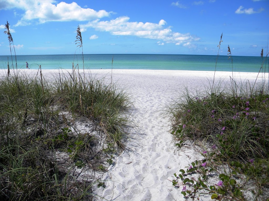 Mainsail Beach Inn | 101 66th St, Bradenton Beach, FL 34217, USA | Phone: (888) 849-2642