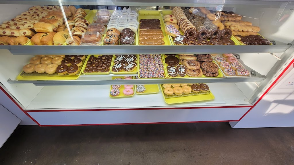 Rosies Donut Palace | 205 US-69, Leonard, TX 75452, USA | Phone: (903) 587-3601