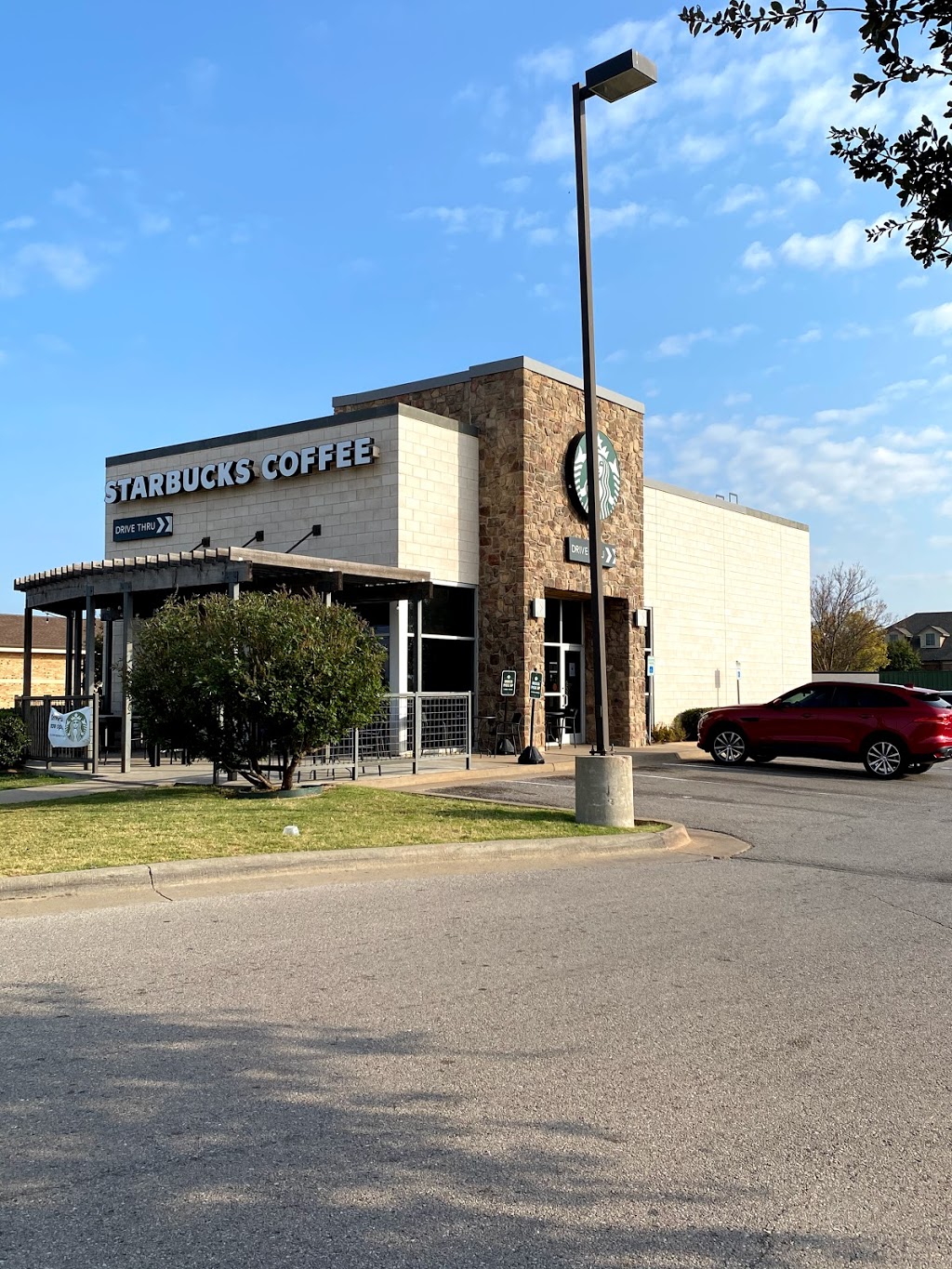Starbucks | 5800 W Memorial Rd, Oklahoma City, OK 73142, USA | Phone: (405) 722-6189