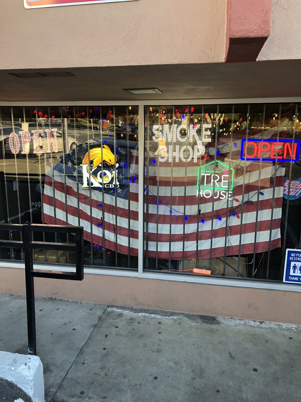 Hella Tight Vapes & Pipes | 5427 Linda Vista Rd, San Diego, CA 92110, USA | Phone: (619) 272-0911