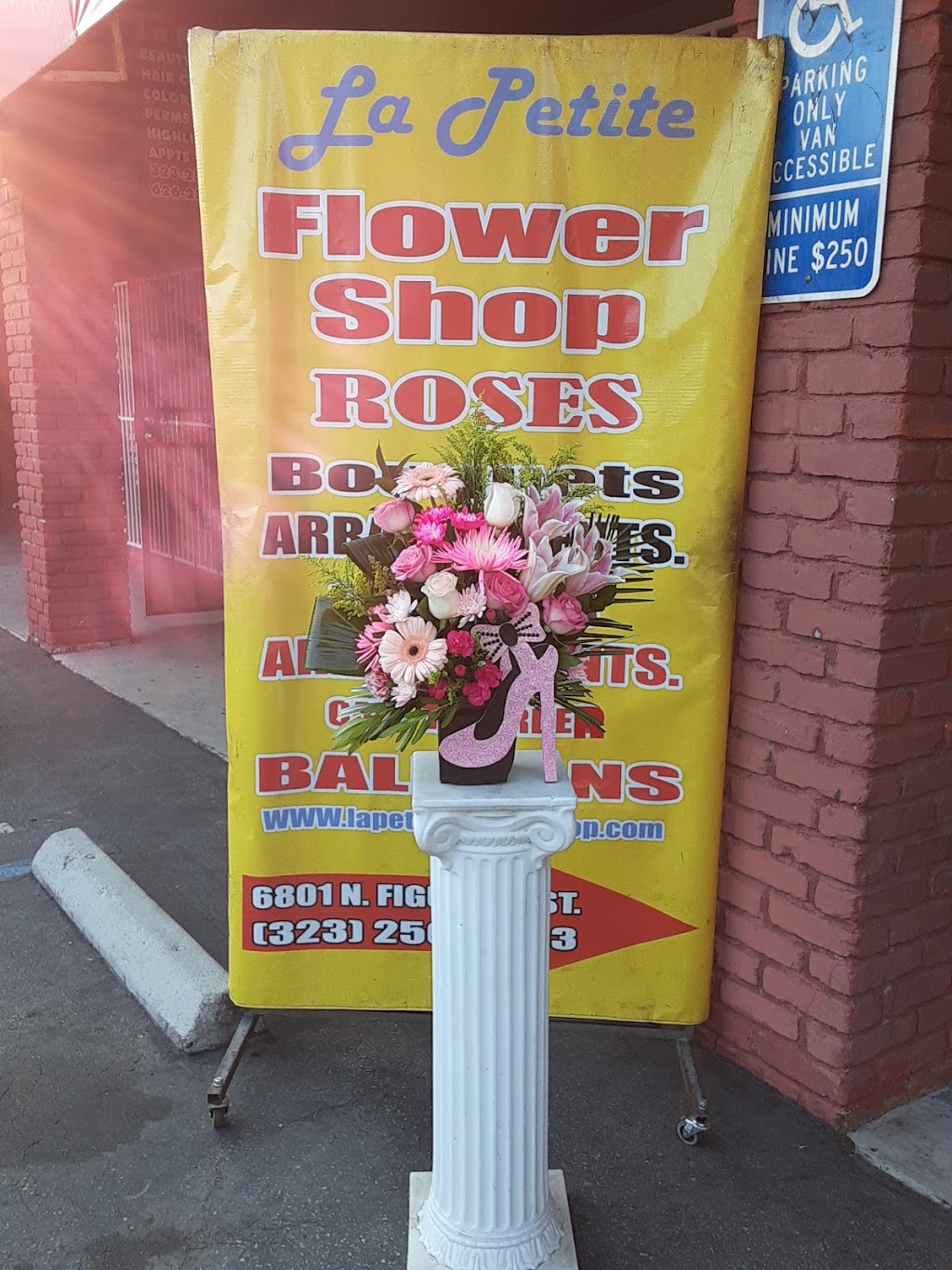 La Petite Flower Shop | 6801 N Figueroa St, Los Angeles, CA 90042, USA | Phone: (323) 256-0353