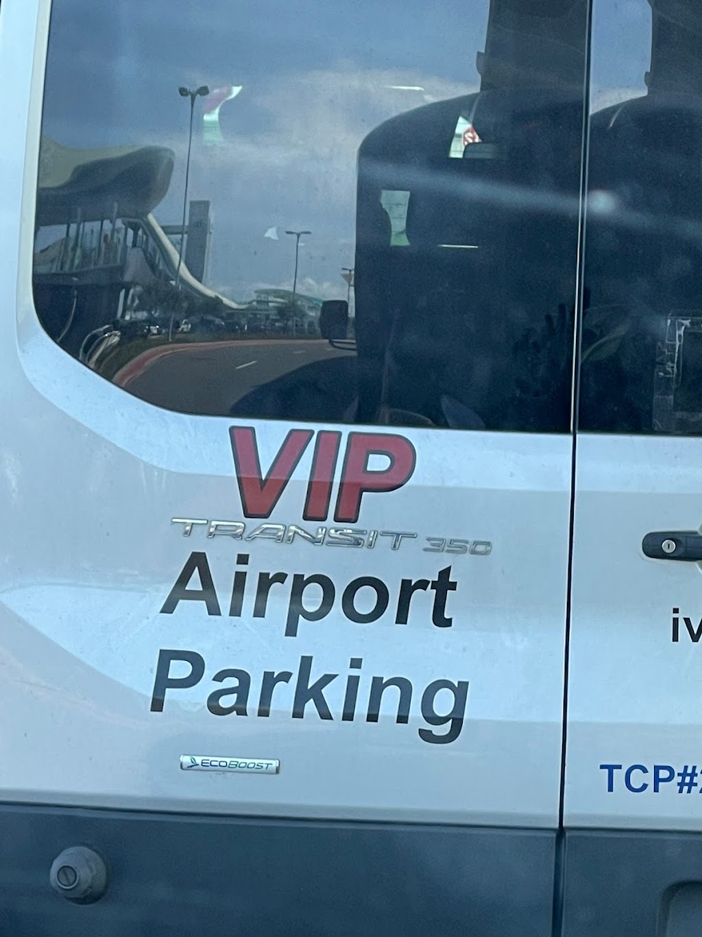 VIP Airport Parking | 50 Airport Access Rd, Oakland, CA 94603, USA | Phone: (510) 430-1682