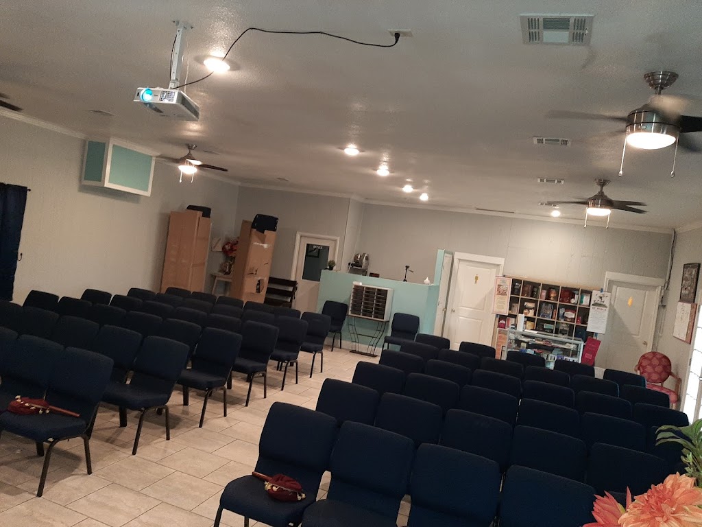 Iglesia de Restauracion Elim Lockhart | 110 Harolds Rd, Lockhart, TX 78644, USA | Phone: (512) 848-6522