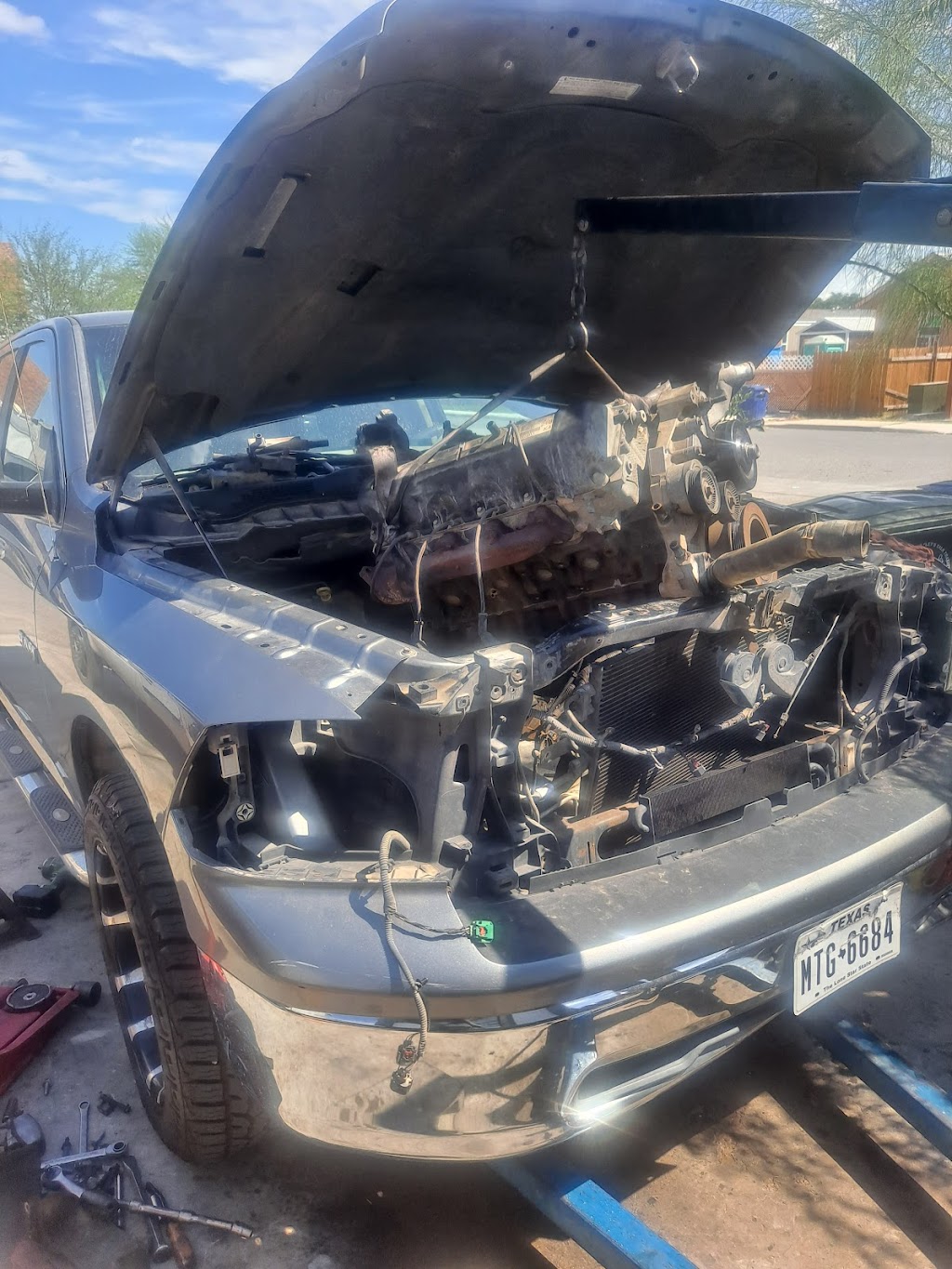 Lopez auto mechanic | 115 telesforo st, Laredo, TX 78043 | Phone: (956) 771-9596