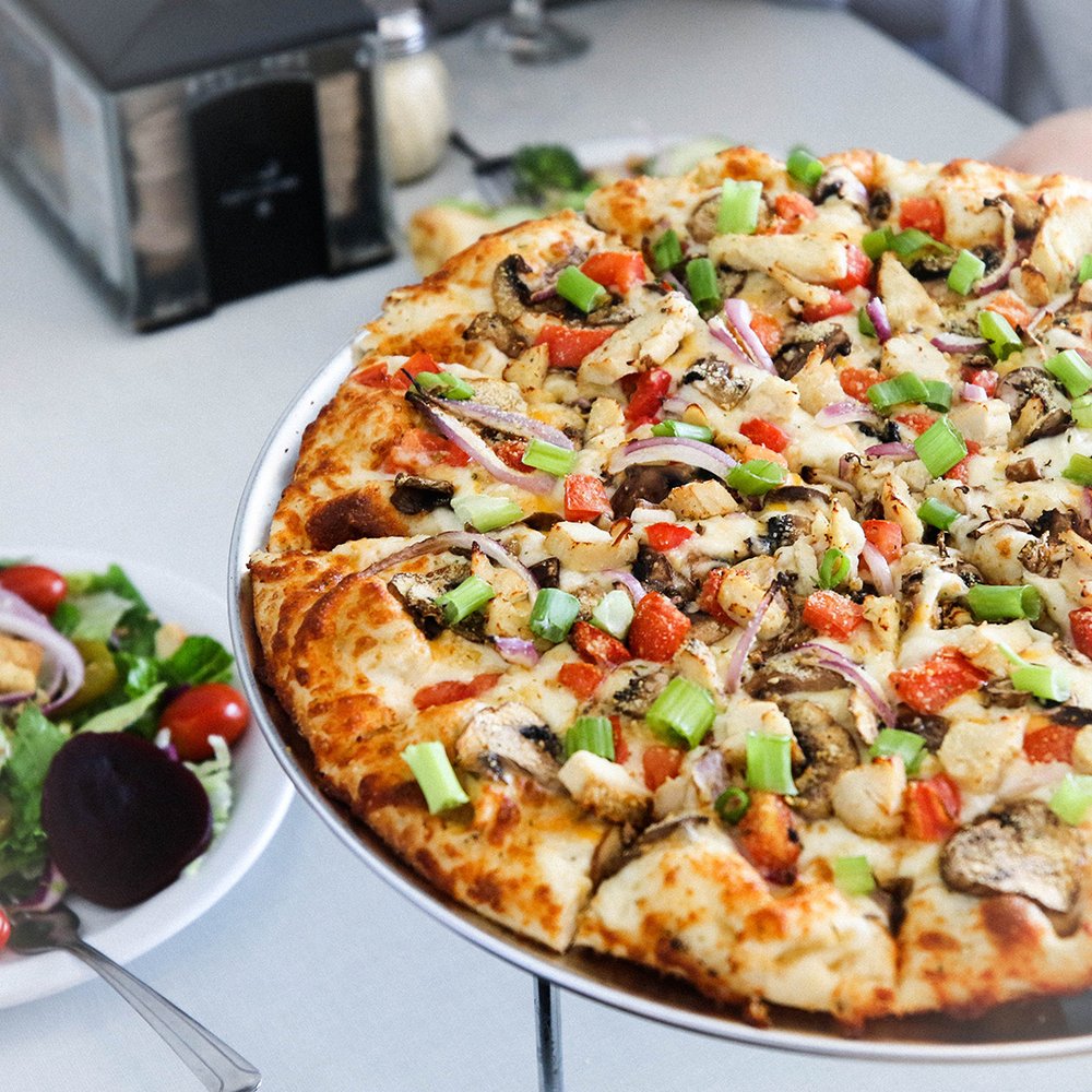 Round Table Pizza | 12280 Industry Blvd #81, Jackson, CA 95642, USA | Phone: (209) 223-1232