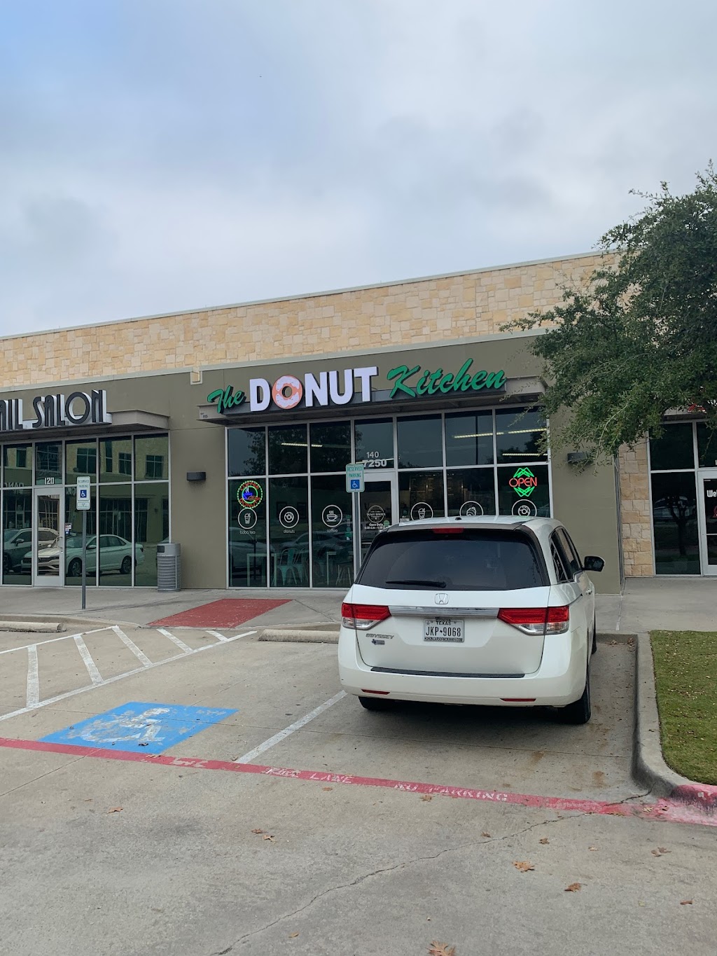 The Donut Kitchen- Stonebridge Ranch | 7250 Virginia Pkwy #140, McKinney, TX 75071, USA | Phone: (214) 592-0088