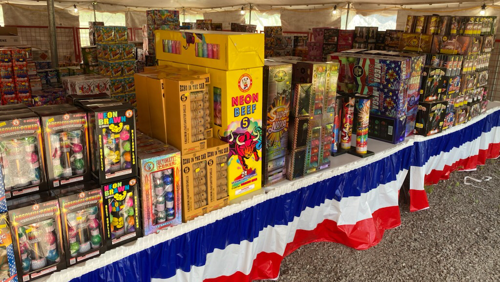 Thunderstruck Fireworks | 3750 Maysville Rd, Carlisle, KY 40311, USA | Phone: (859) 954-1307