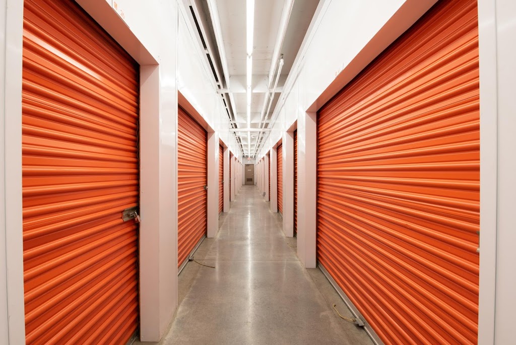 Public Storage | 2047 E Bayshore Rd, Palo Alto, CA 94303 | Phone: (650) 646-2296