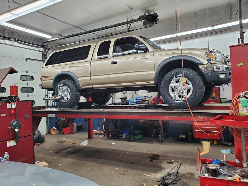 Daves Auto & Towing Service | 199 Forest Ave, Locust Valley, NY 11560, USA | Phone: (516) 277-1228
