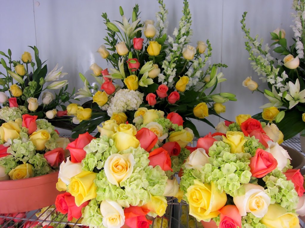 Village Flowers | 28500 Miles Rd, Solon, OH 44139 | Phone: (440) 248-7675