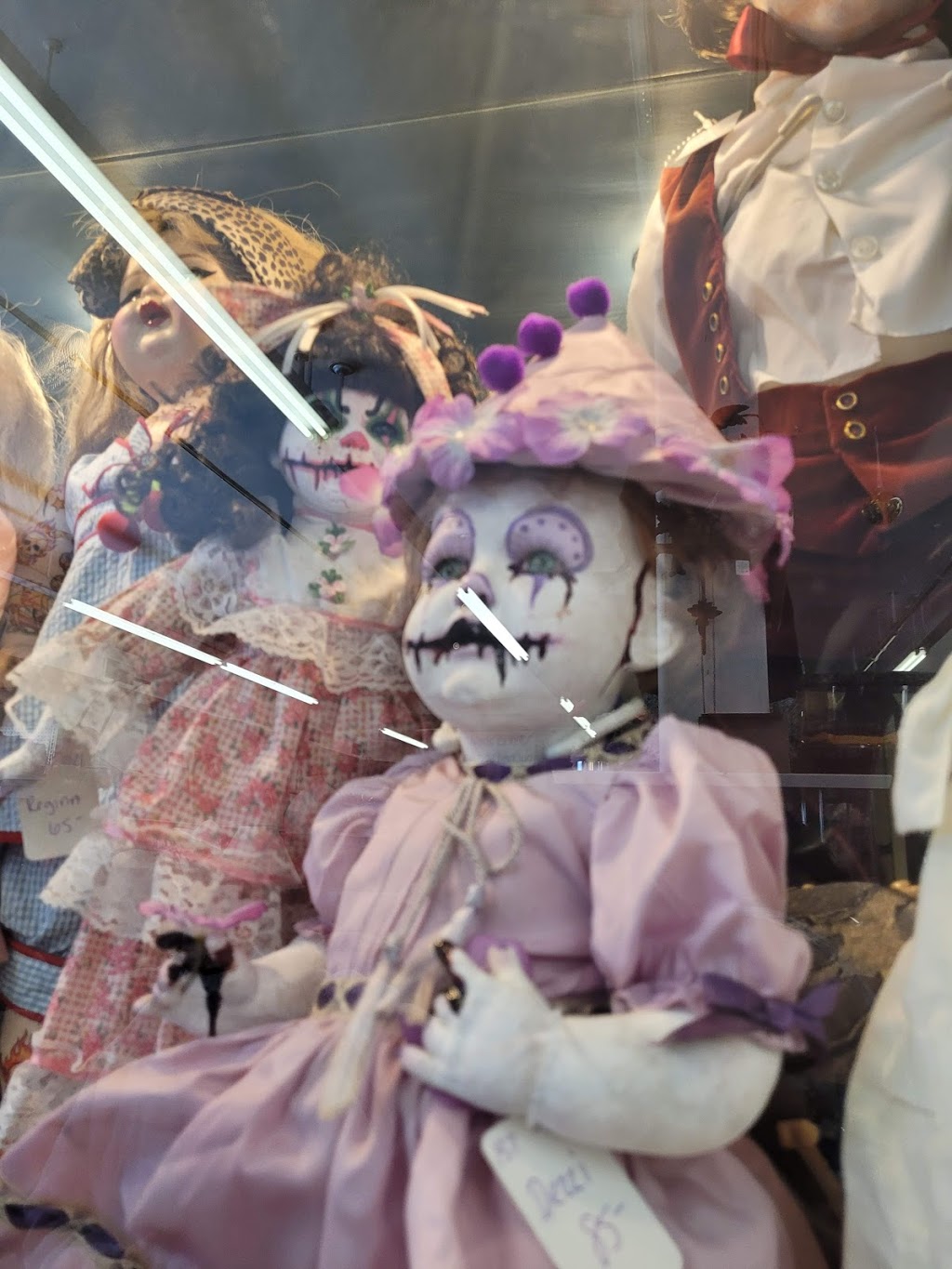 Witch City Consignment | 301 Essex St, Salem, MA 01970 | Phone: (978) 744-4433