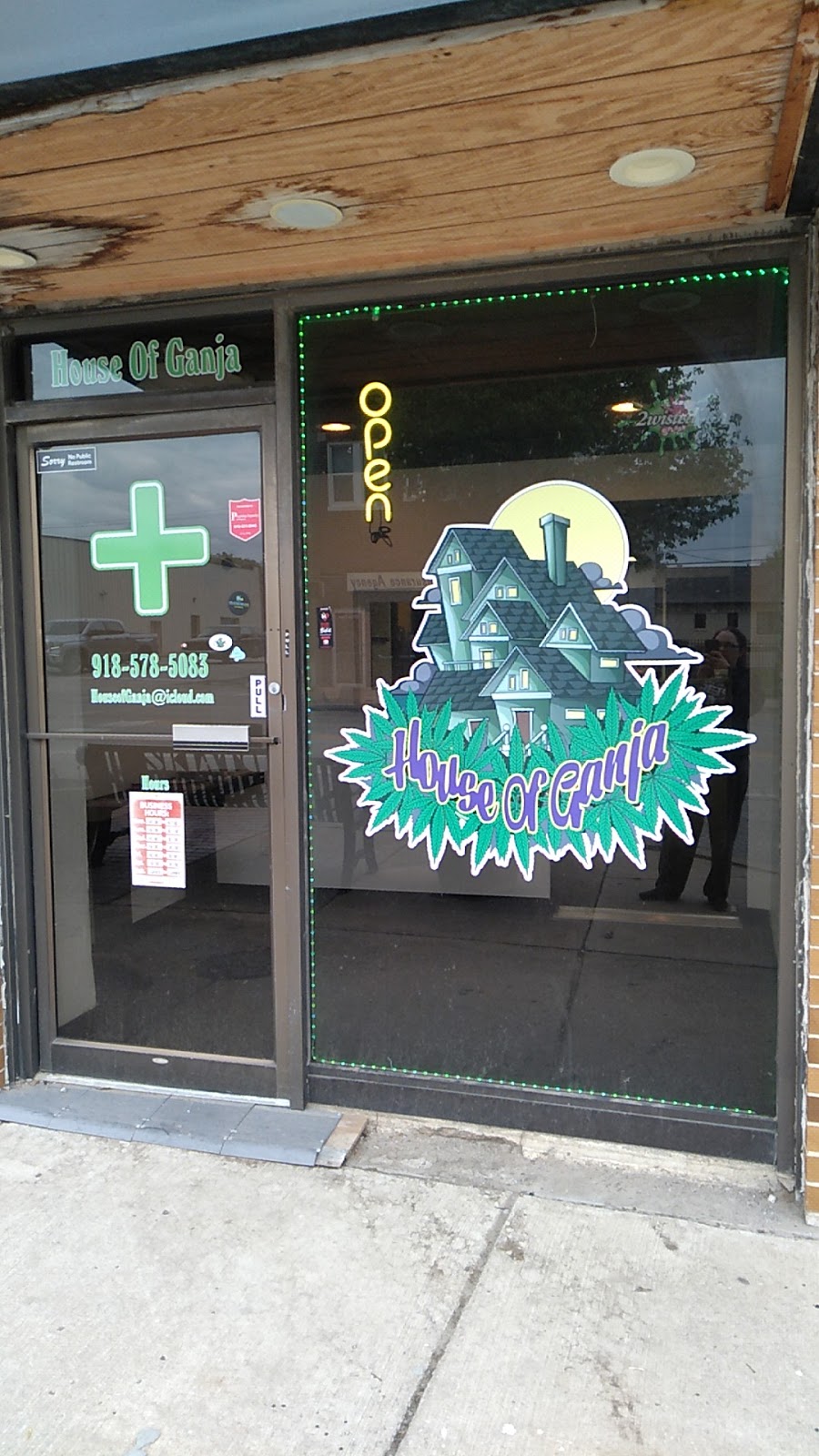 Ganja Hut, Inc | 305 Wc Rogers Blvd, Skiatook, OK 74070, USA | Phone: (918) 578-5023