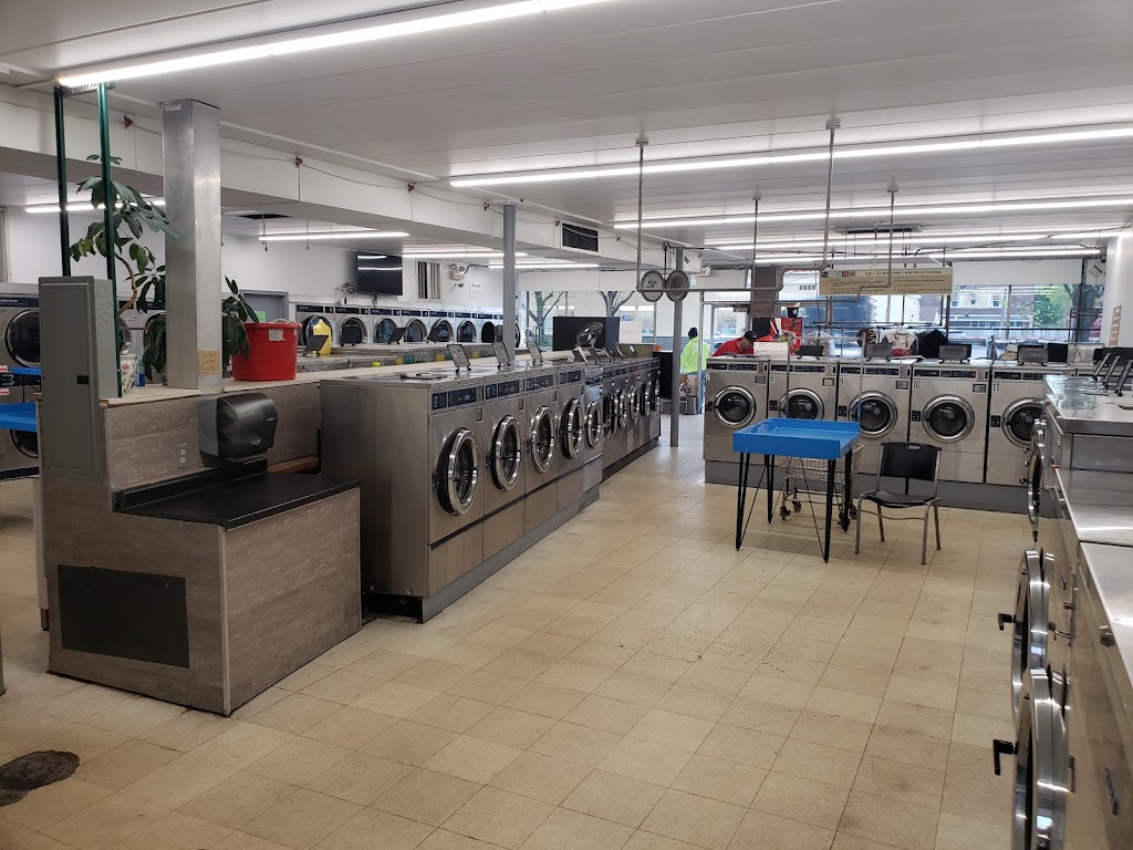 Woodmar Laundromat & drop off service | 6930 Indianapolis Blvd, Hammond, IN 46324, USA | Phone: (219) 844-9620