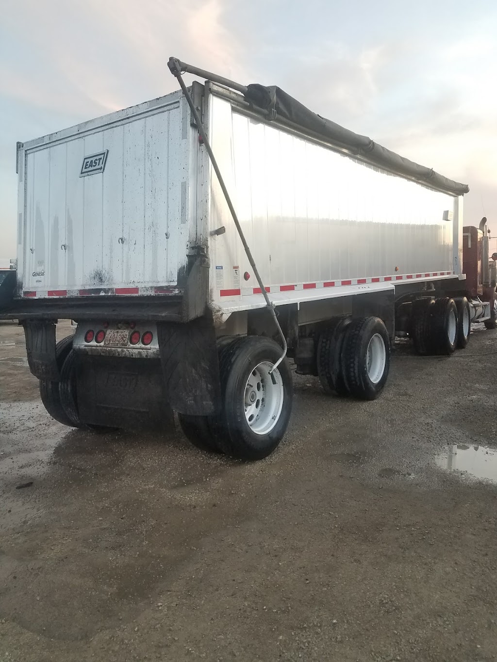 S D & S Trucking LLC | 300 W 61st St N, Park City, KS 67204, USA | Phone: (316) 744-2318