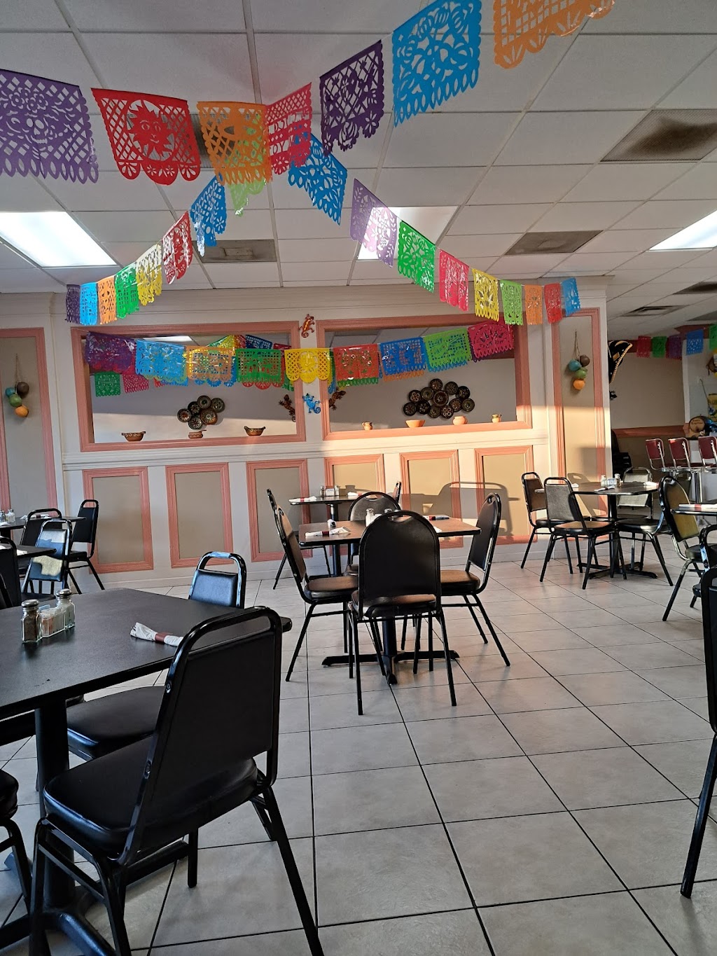 Hidalgo Authentic Mexican Restaurant | 333 Industrial Park Dr, Belleville, MI 48111, USA | Phone: (734) 697-3271