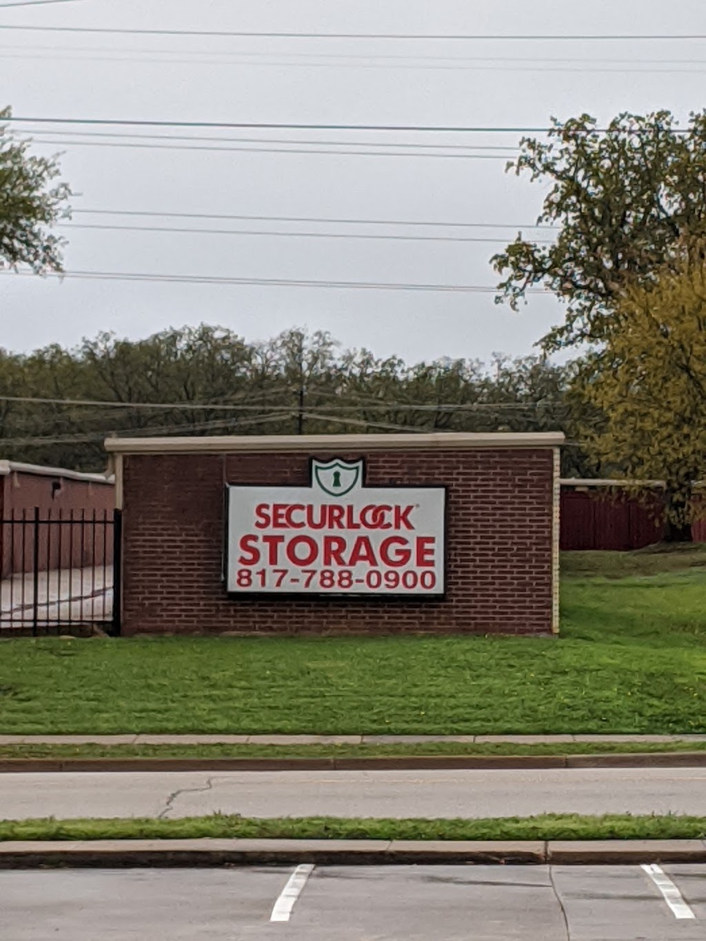 Securlock Storage at Hurst | 904 Grapevine Hwy, Hurst, TX 76054 | Phone: (817) 788-0900
