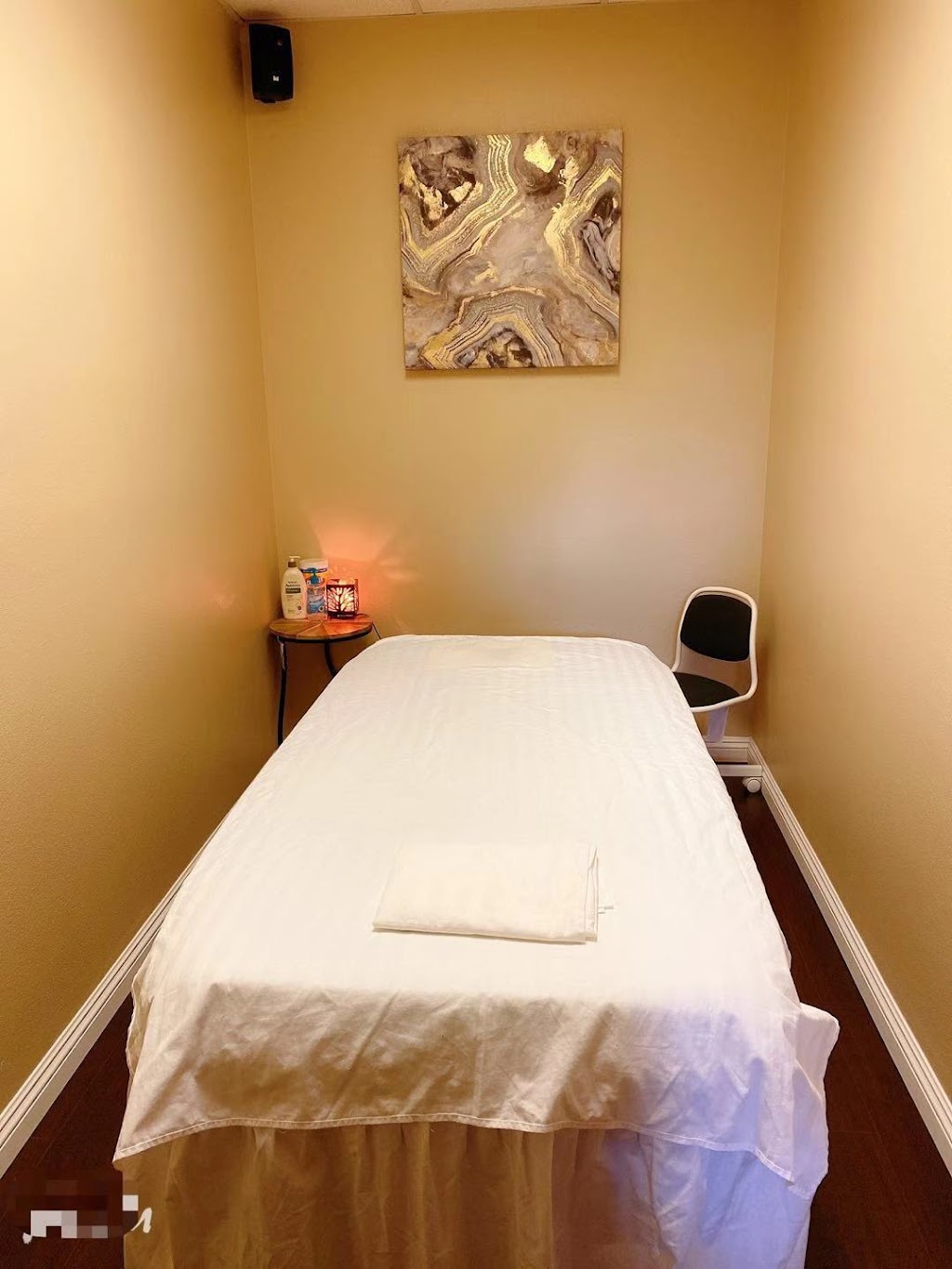 Sunlight Massage | 807 W Grand Blvd D, Corona, CA 92882, USA | Phone: (951) 339-1599