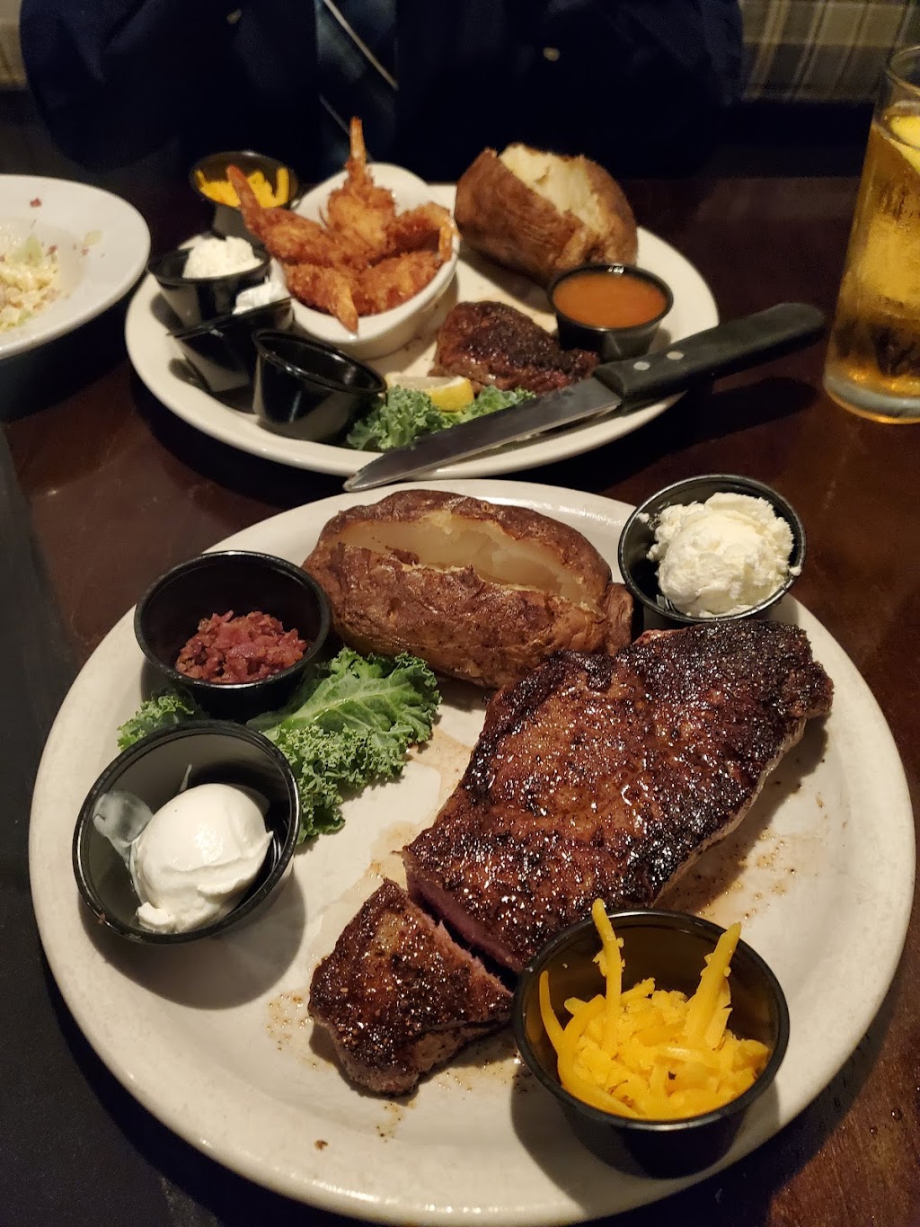 Cast Iron Steak House | 1207 E Market St, Jeffersonville, IN 47130, USA | Phone: (812) 590-2298