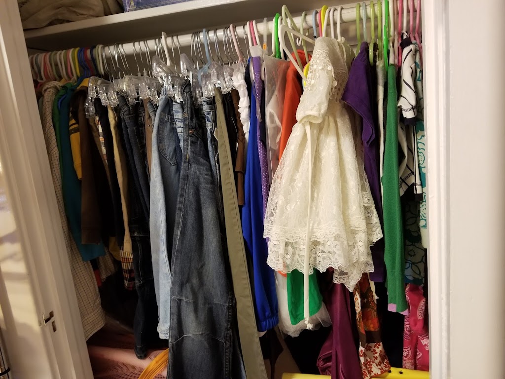 Lindas Lockers Thrift Store | 153 Main St, Chester, NY 10918, USA | Phone: (845) 537-6015