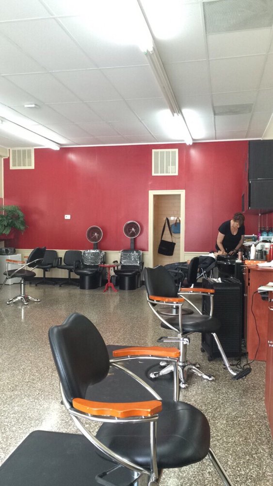 Red Salon | 3059 Medlin Dr, Raleigh, NC 27607, USA | Phone: (919) 307-3190