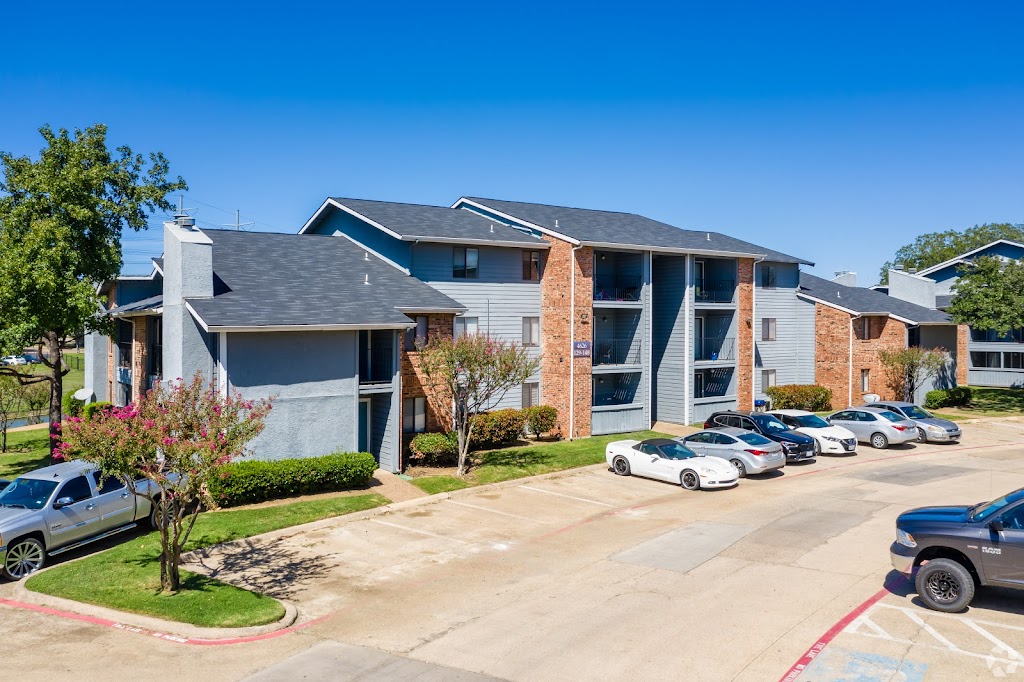 Water Ridge Apartments | 4600 W Pioneer Dr, Irving, TX 75061, USA | Phone: (833) 246-3144