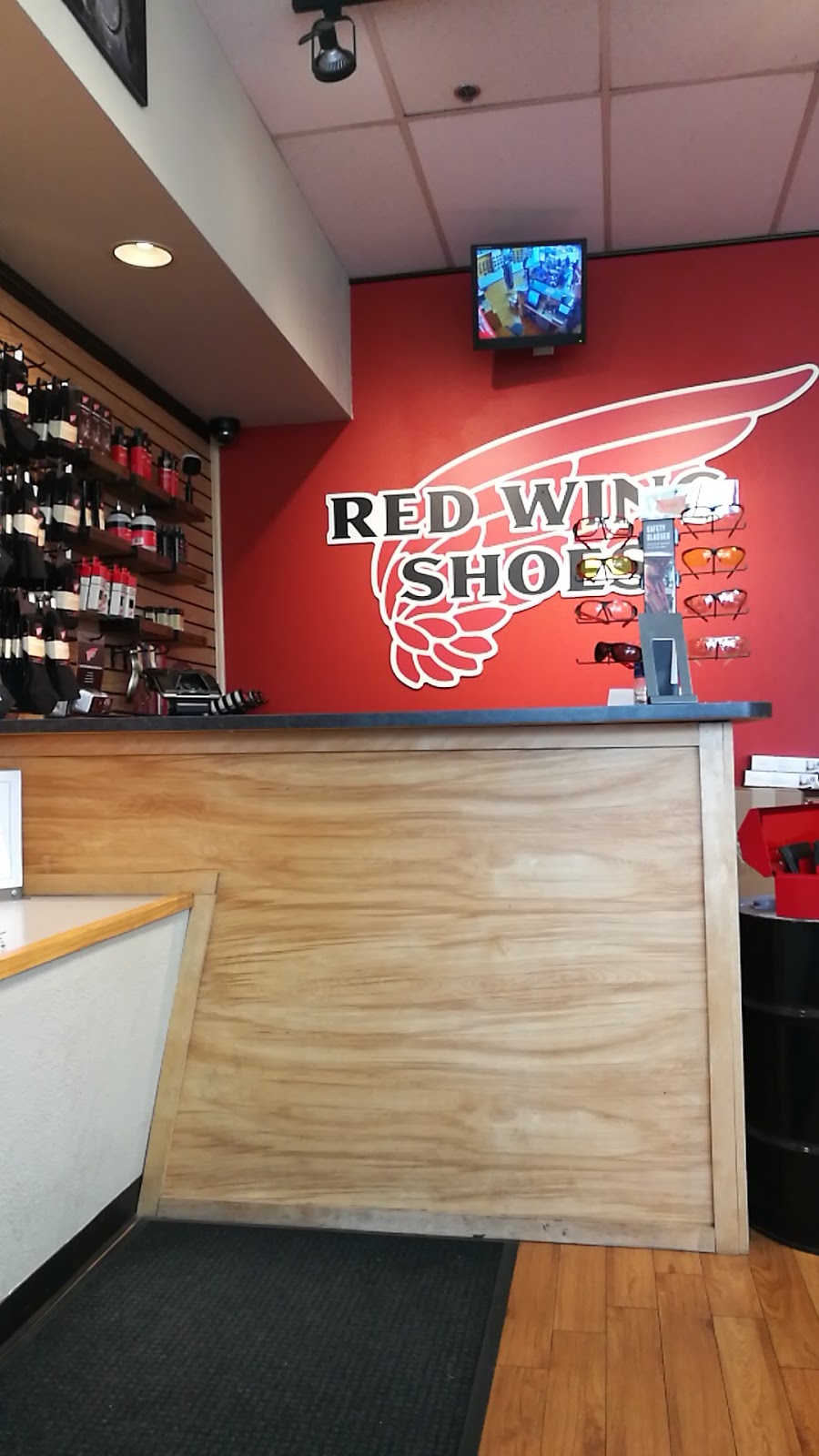 Red Wing - Fontana, CA | 16701 Valley Blvd B, Fontana, CA 92335, USA | Phone: (909) 333-1257