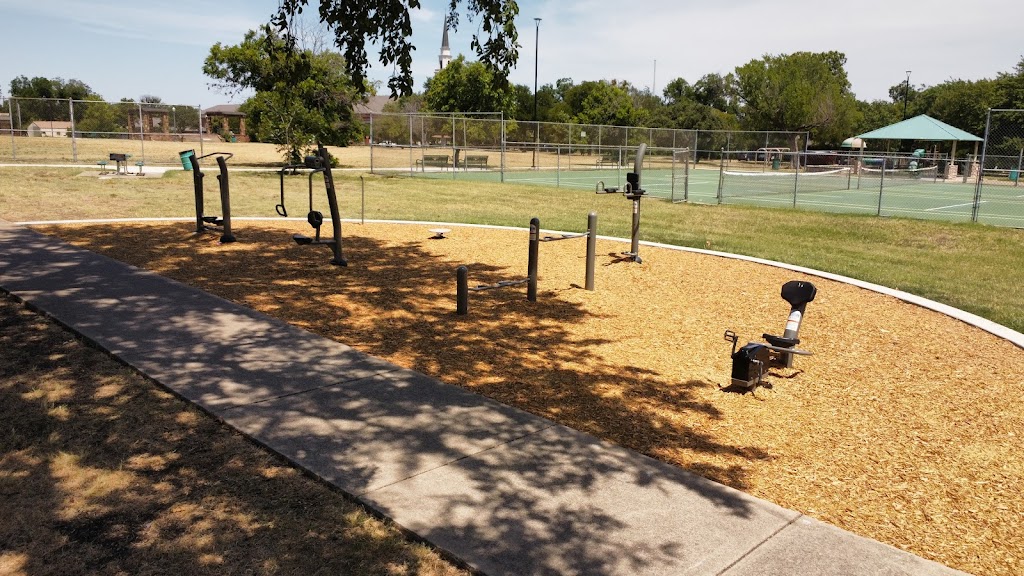 Capps Park | 907 W Berry St, Fort Worth, TX 76110, USA | Phone: (817) 392-5700