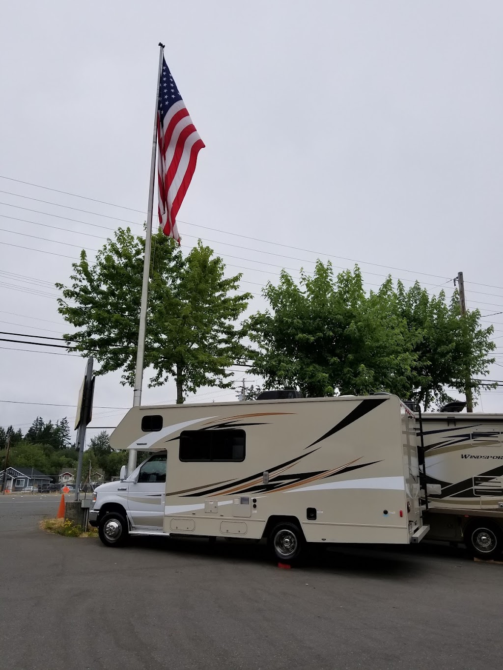 Kirkland RV Sales | 13111 Hwy 99, Everett, WA 98204, USA | Phone: (425) 903-3257