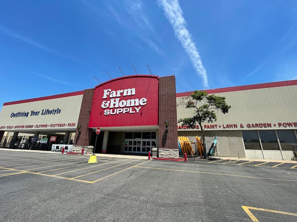 Alton Farm & Home Supply | 2600 Homer M Adams Pkwy, Alton, IL 62002, USA | Phone: (618) 462-9688