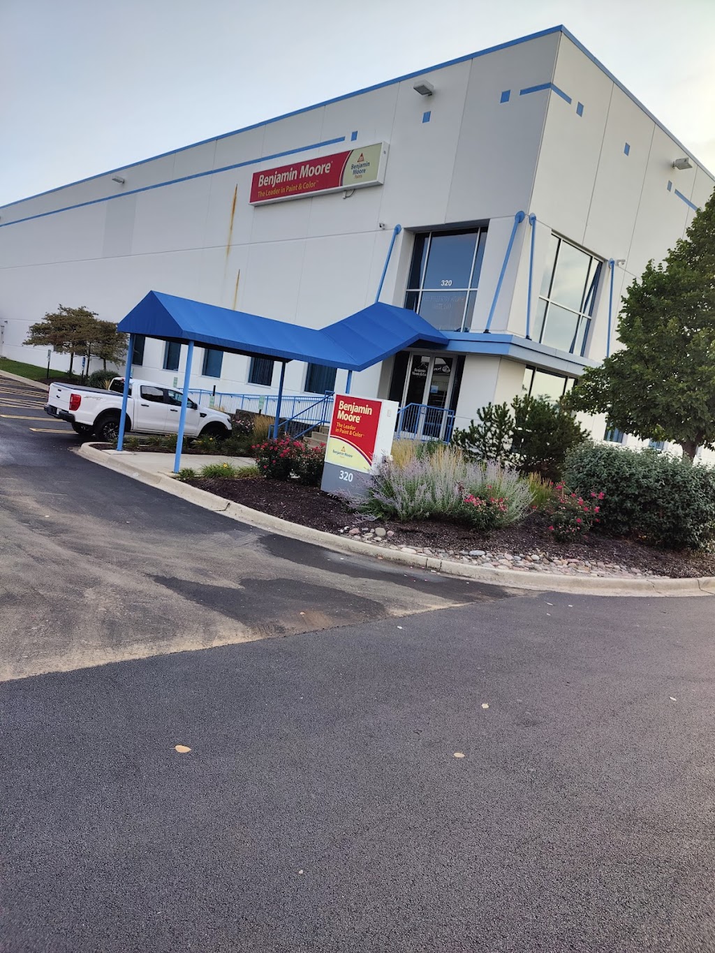 Benjamin Moore Manufacturing Facility | 400 Kimberly Dr, Carol Stream, IL 60188 | Phone: (630) 784-8471