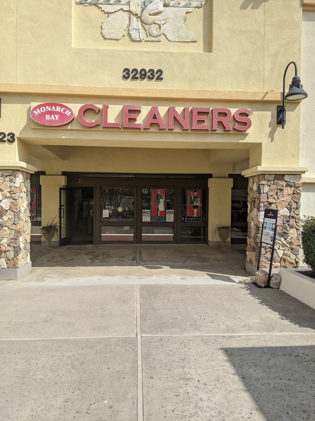 Monarch Bay Cleaners | 21 Monarch Bay Plaza, Dana Point, CA 92629, USA | Phone: (949) 496-5124