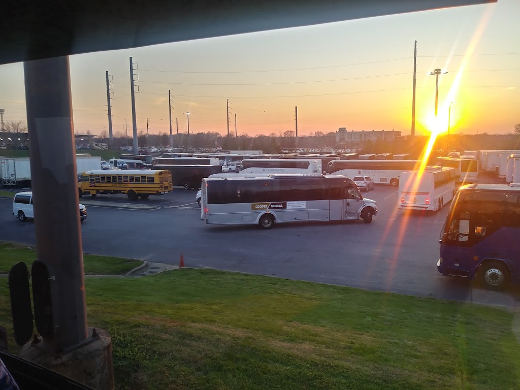 First Class Bus Tours | 4110 Patterson Ave, Winston-Salem, NC 27105, USA | Phone: (336) 682-6551